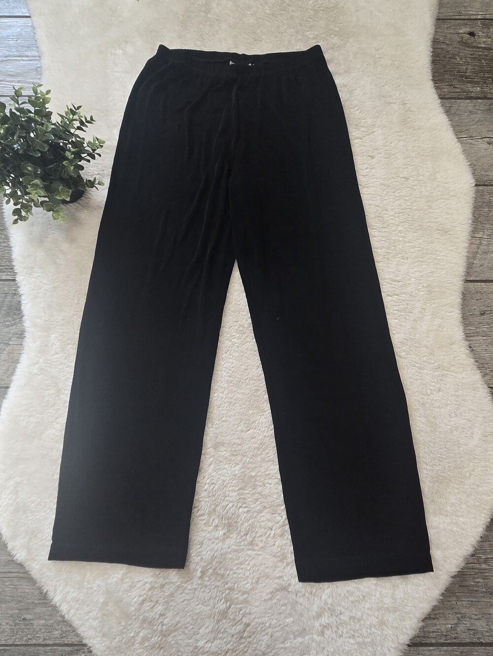 Chico's Travelers Black Wide-Leg Knit Travel Quiet Luxury Pull-On Pants, 2 US L